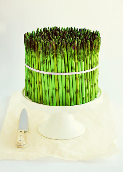 cake that looks like a bundle of asparagus