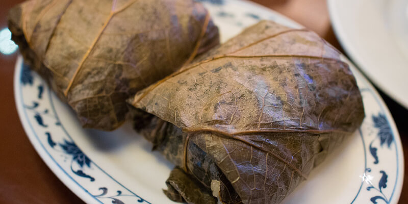 rice wrapped in steamed lotus leaf